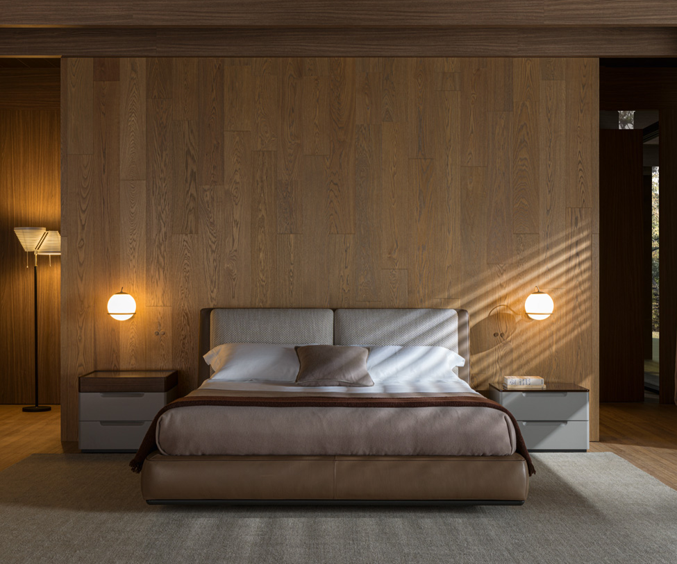 High End Aldgate Bed Frame by Molteni&C Casa Design Group