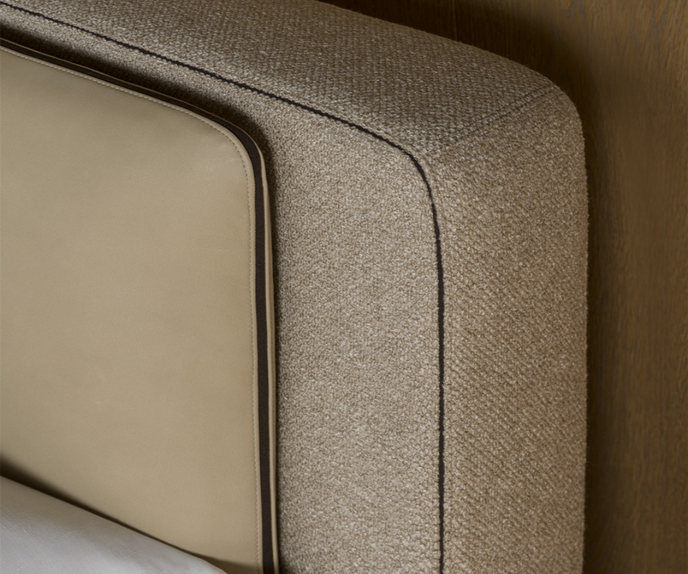 High End Aldgate Bed Frame by Molteni&C Casa Design Group