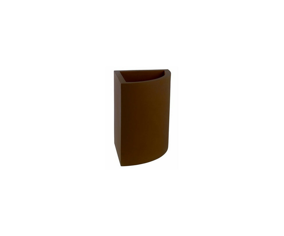 High end Angular Pot by Vondom Casa Design