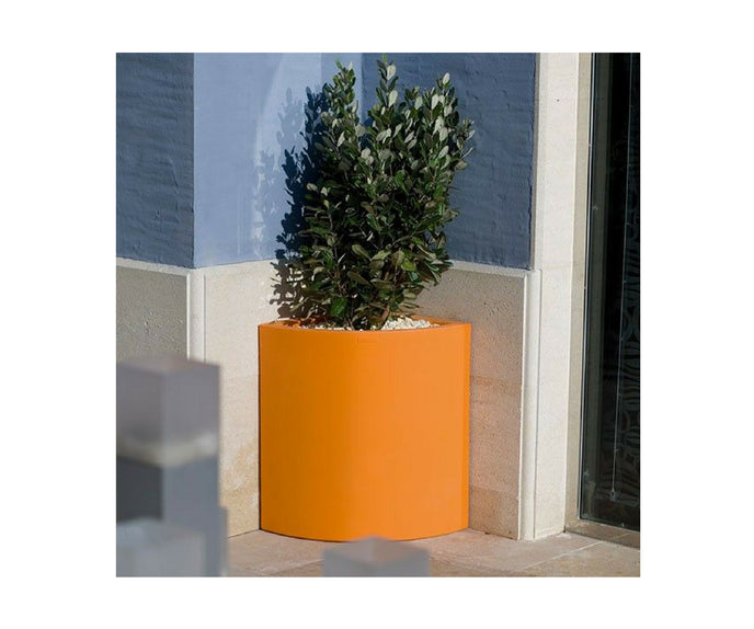 High end Angular Pot by Vondom Casa Design