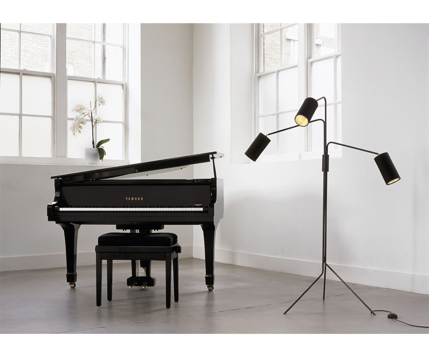 Array Cotton Floor Lamp I CTO Lighting