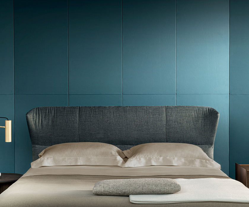 High End Azul Bed by Molteni&C Casa Design Group