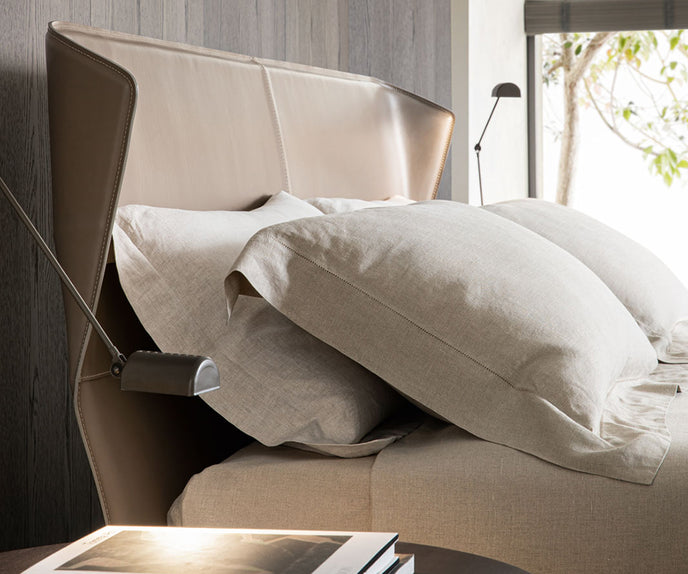 High End Azul Bed by Molteni&C Casa Design Group
