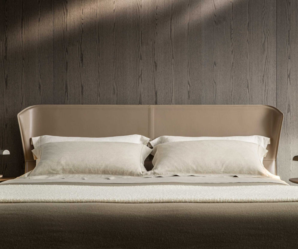 High End Azul Bed by Molteni&amp;C Casa Design Group