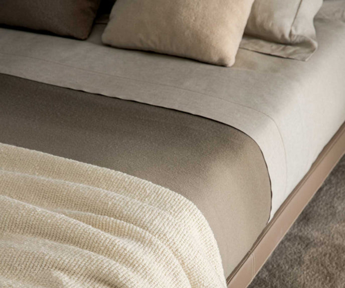 High End Azul Bed by Molteni&C Casa Design Group
