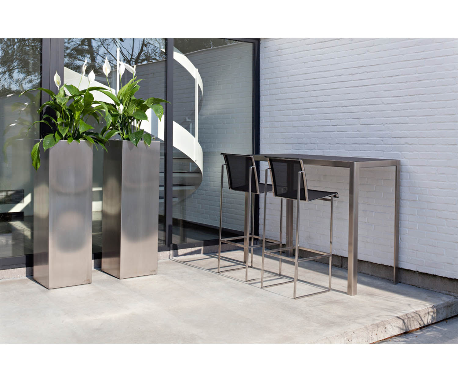 High end Macetero Planter by Fueradentro Casa Design