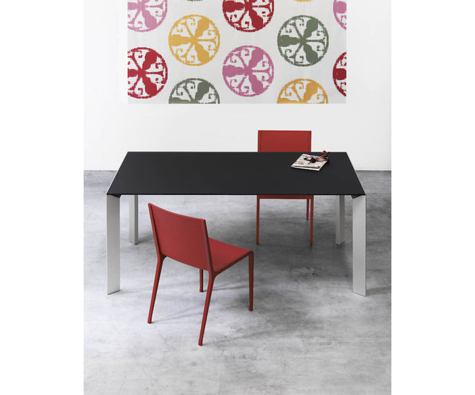 High end Nori Dining Table by Kristalia Casa Design
