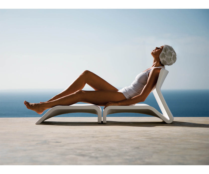 High end Clip Side Table by Gandia Blasco Casa Design