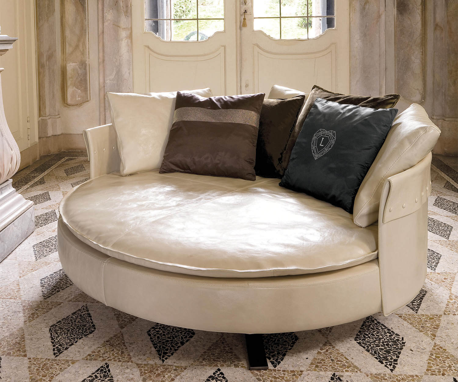 High end Charme Daybed by Longhi Casa Design
