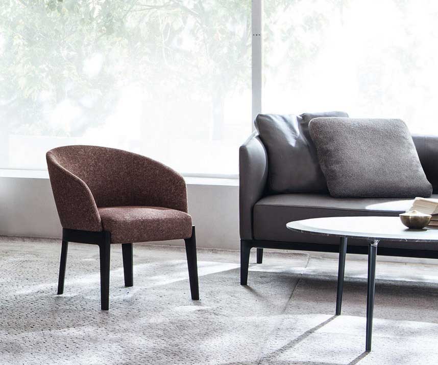 High End Chelsea Small Armchair by Molteni&amp;C Casa Design Group