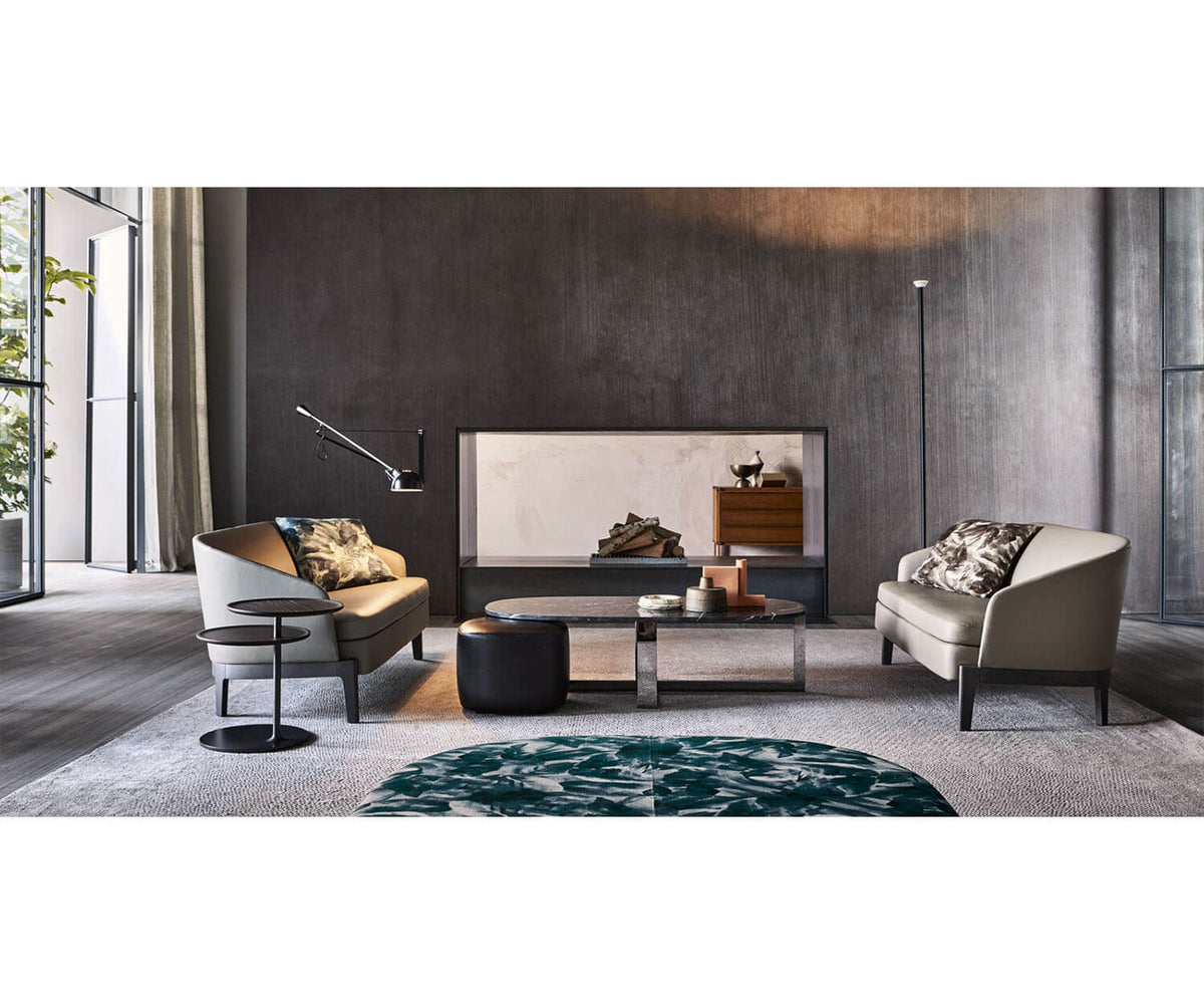 High End Chelsea Small Sofa by Molteni Casa Design Group