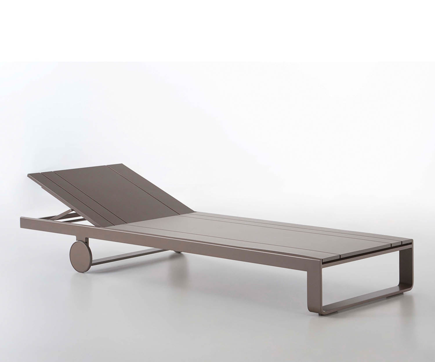 High end Flat Chaise Lounge by Gandia Blasco Casa Design