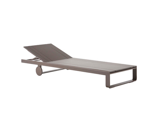 High end Flat Chaise Lounge by Gandia Blasco Casa Design