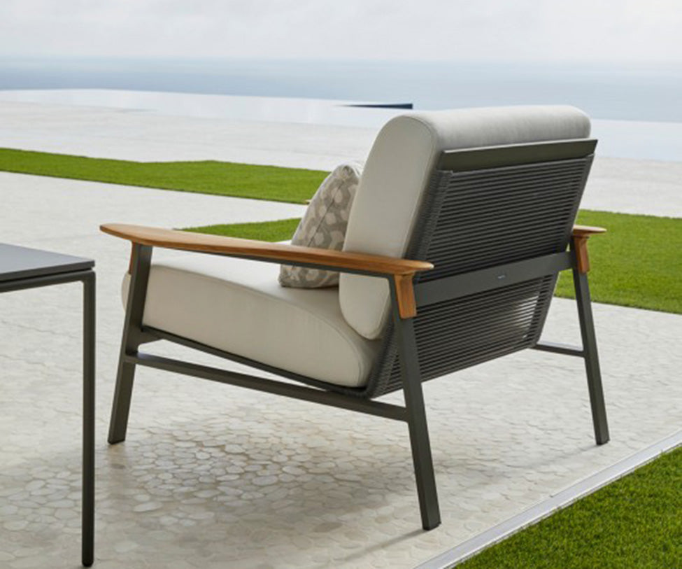 Stylish City Outdoor Lounge Chair by Point | Casa Design Group