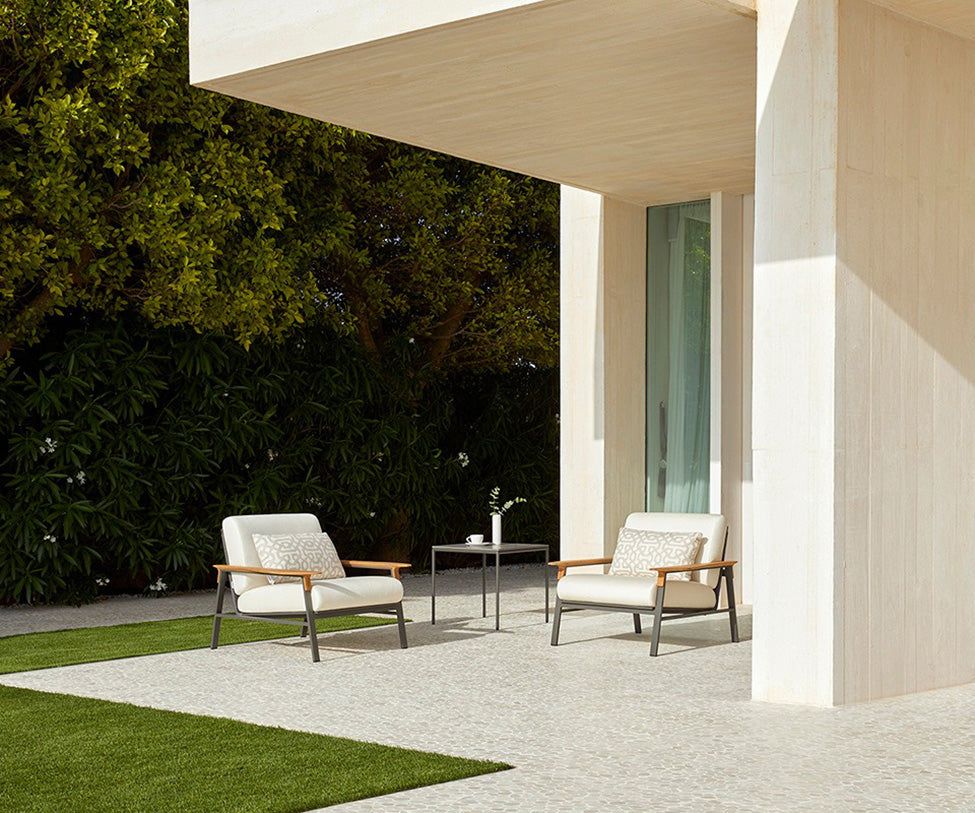 Stylish City Outdoor Lounge Chair by Point | Casa Design Group