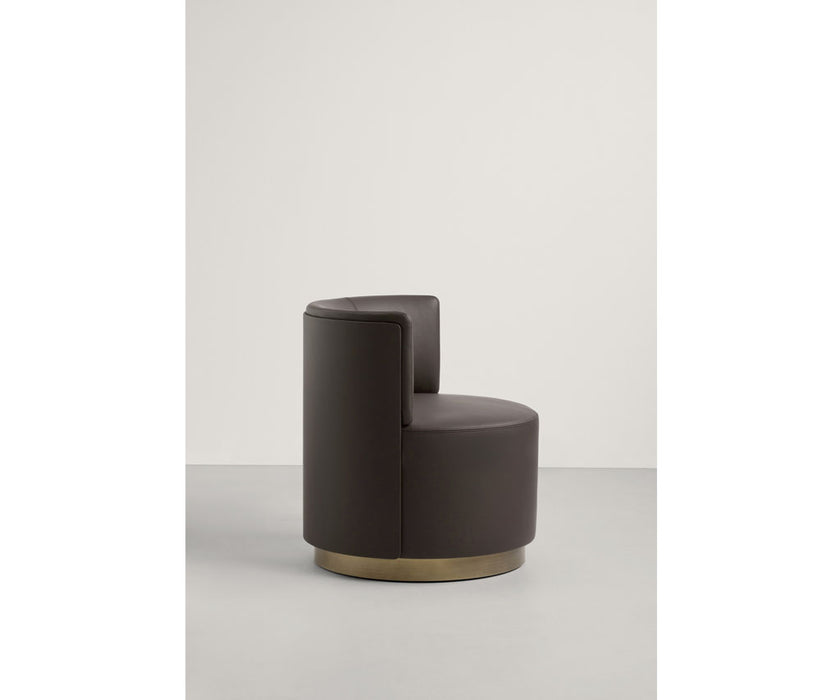 High End Clubby Lounge Chair by Frag Casa Design Group