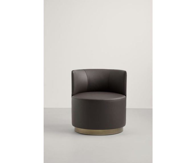 High End Clubby Lounge Chair by Frag Casa Design Group