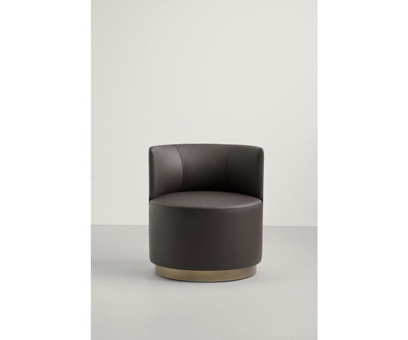 High End Clubby Lounge Chair by Frag Casa Design Group