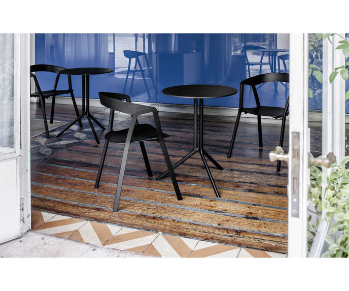 High end Poule Dining Table by Kristalia Casa Design