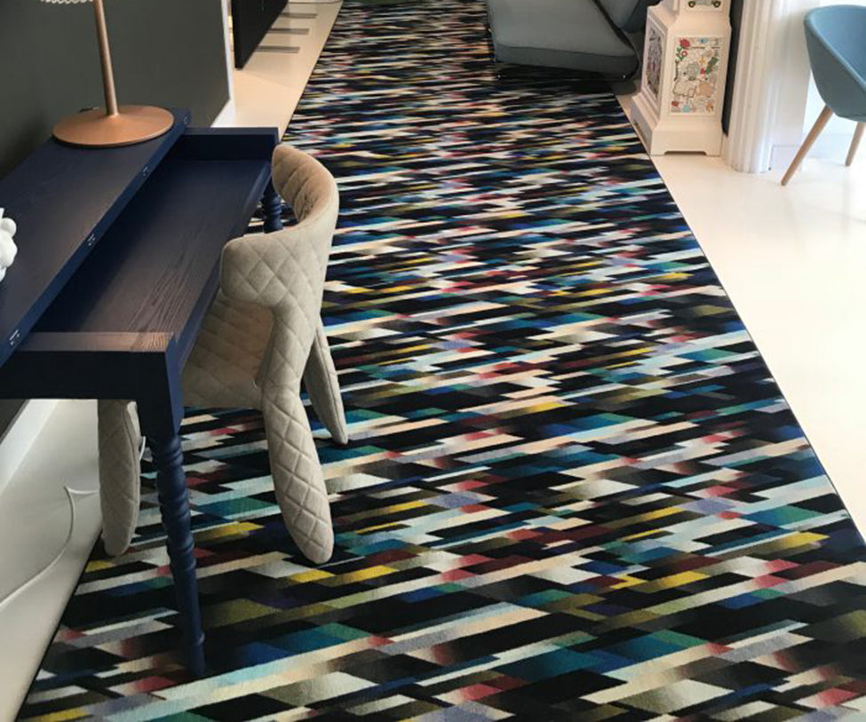 Diagonal Gradient Dark Rug Moooi