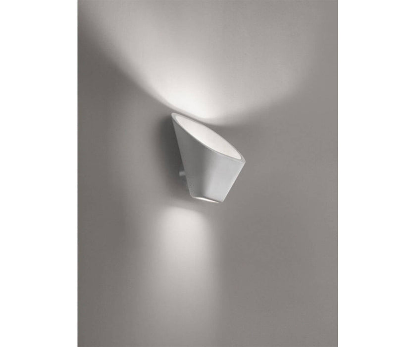High end Aplomb Wall Sconce by Foscarini Casa Design