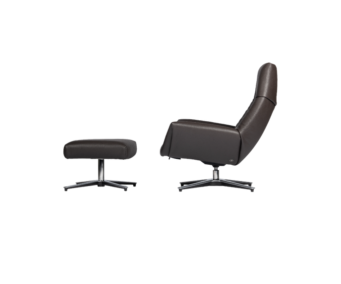 Contemporary DS-149 Lejo Swivel Chair by De Sede, elegant Swiss design | Casa Design Group
