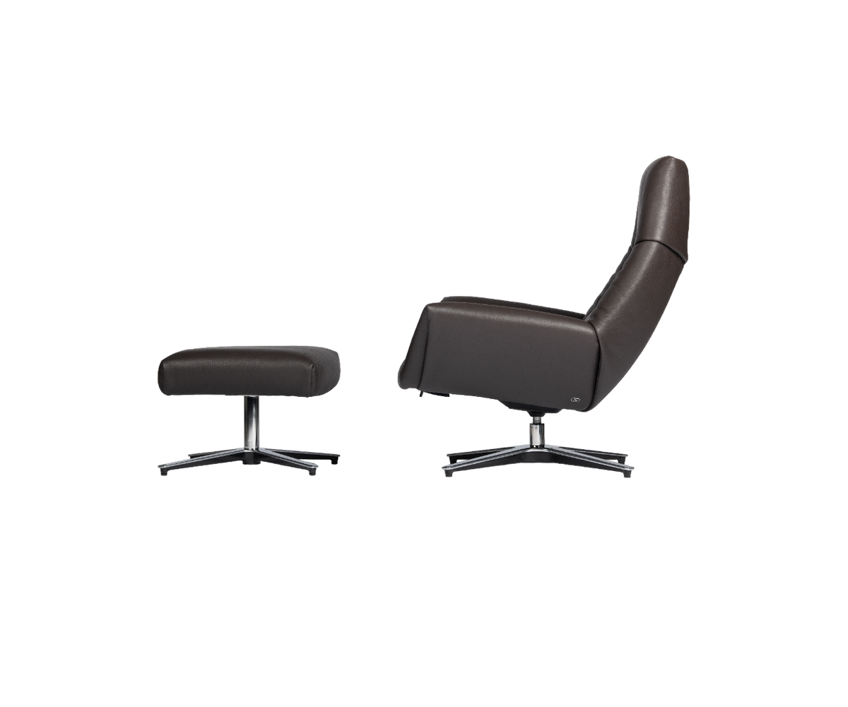 Contemporary DS-149 Lejo Swivel Chair by De Sede, elegant Swiss design | Casa Design Group