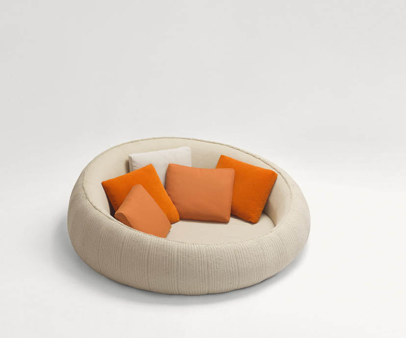 Comfortable Ease Outdoor Daybed by Paola Lenti Casa Design Group