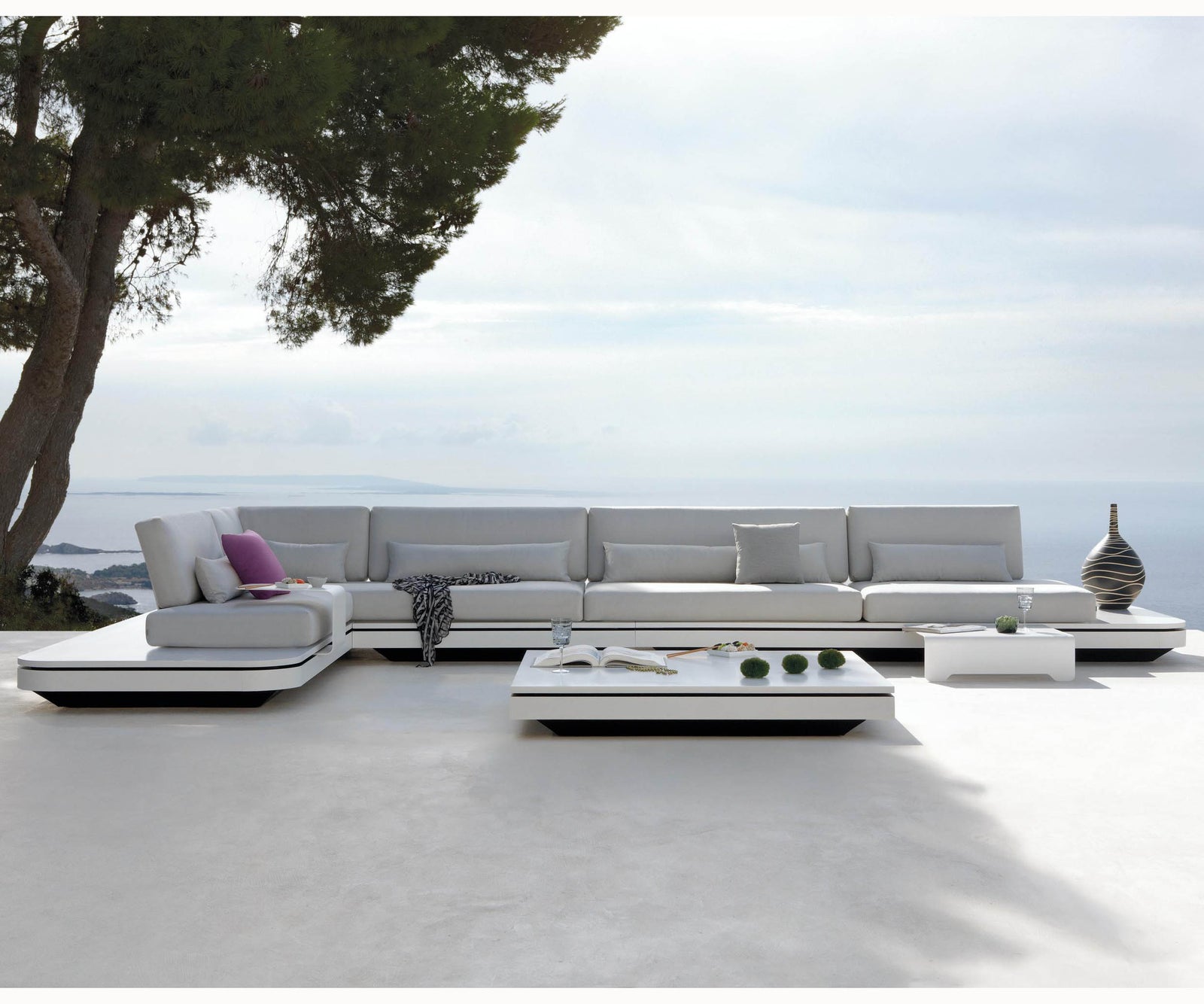 Elements Footrest | Manutti 