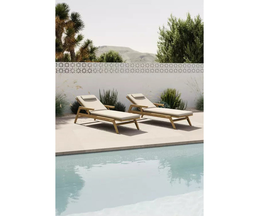 Sunrise Chaise Lounge with Armrest Manutti