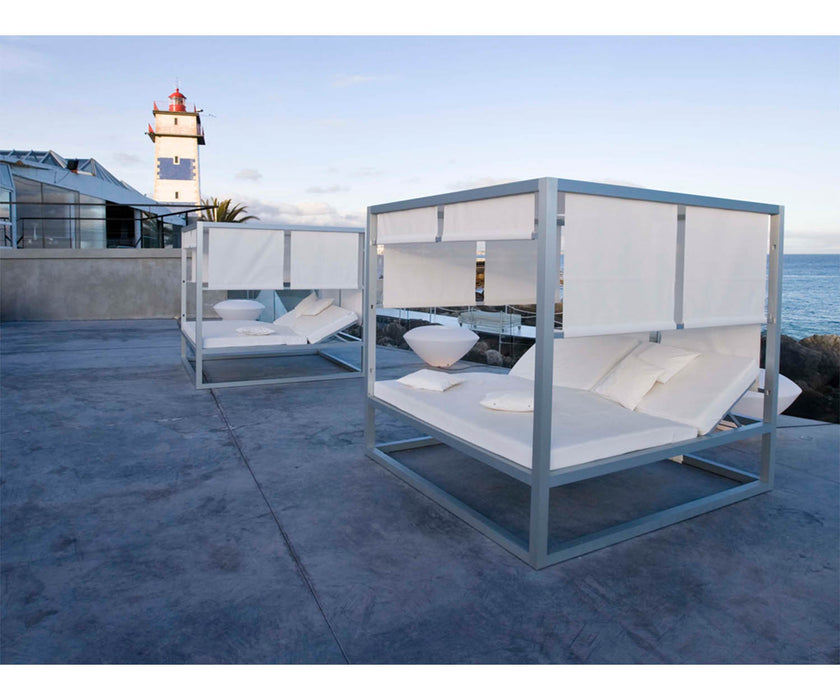 High end Raised Reclining Daybed by Gandia Blasco Casa Design