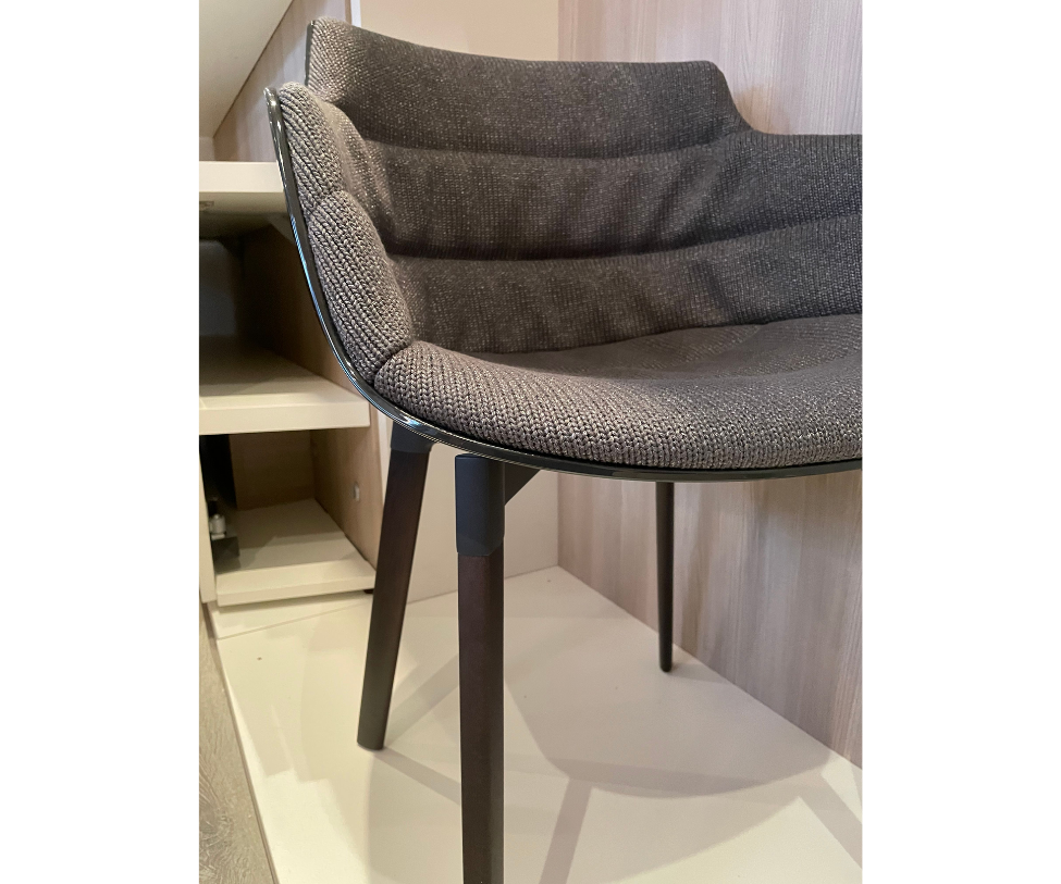 High End Flow Slim Chair by MDF Casa Design Group