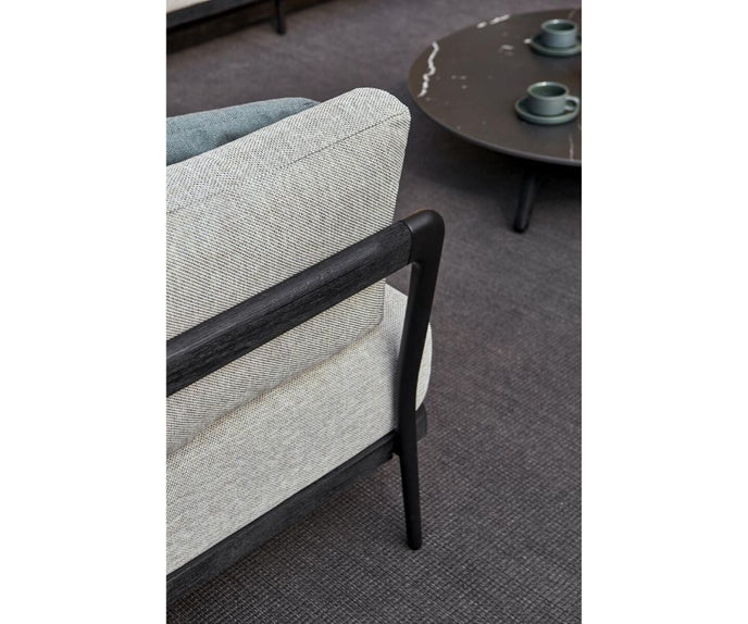 High End Flows Lounge Chair by Manutti Casa Design Group