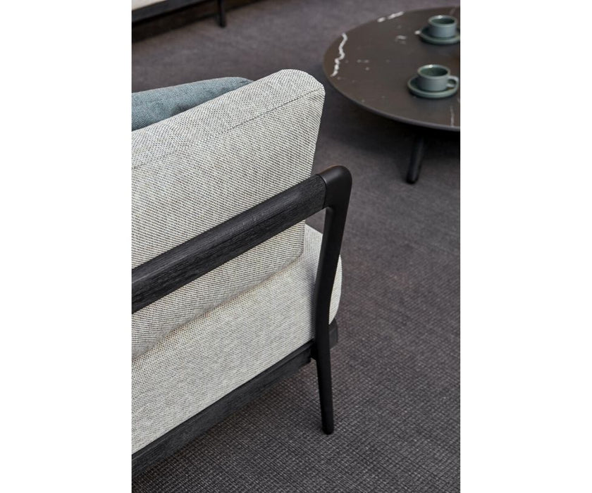 High End Flows Lounge Chair by Manutti Casa Design Group