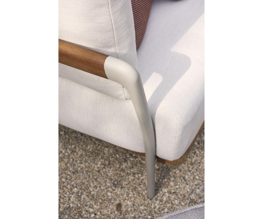 High End Flows Lounge Chair by Manutti Casa Design Group