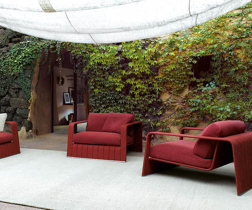 Frame Outdoor Lounge Chair by Paola Lenti | Elegant & Comfortable