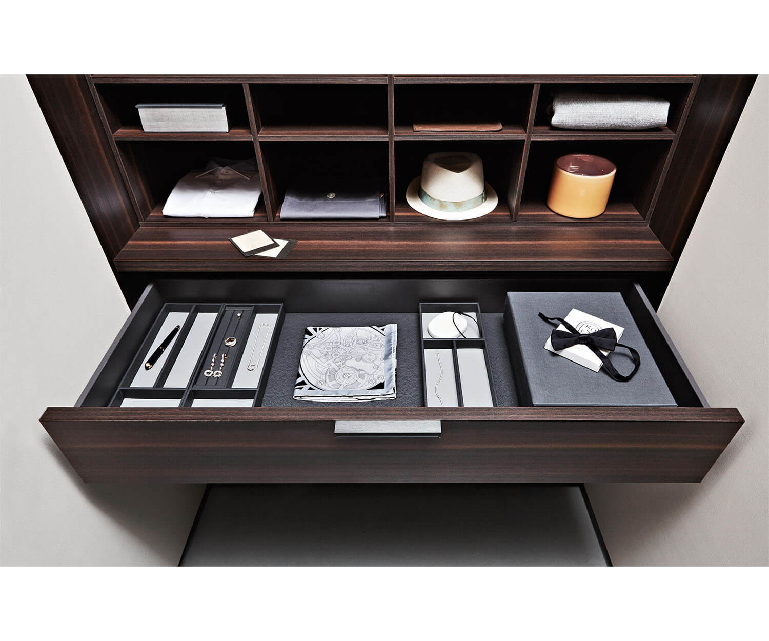 Gliss Master-Plaster Closet | Molteni&C Furniture | Casa Design Group