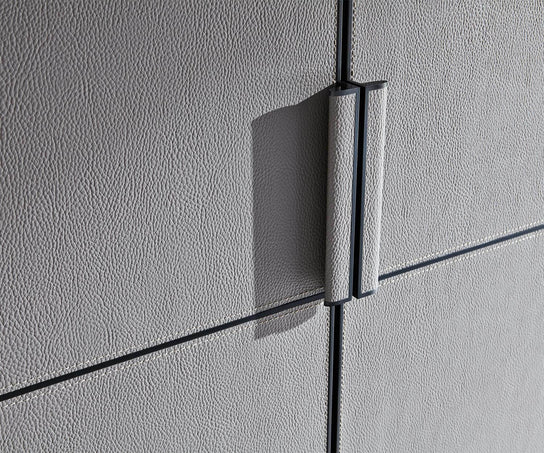 High End Gliss Master-Skin Closet by Molteni&C Casa Design Group