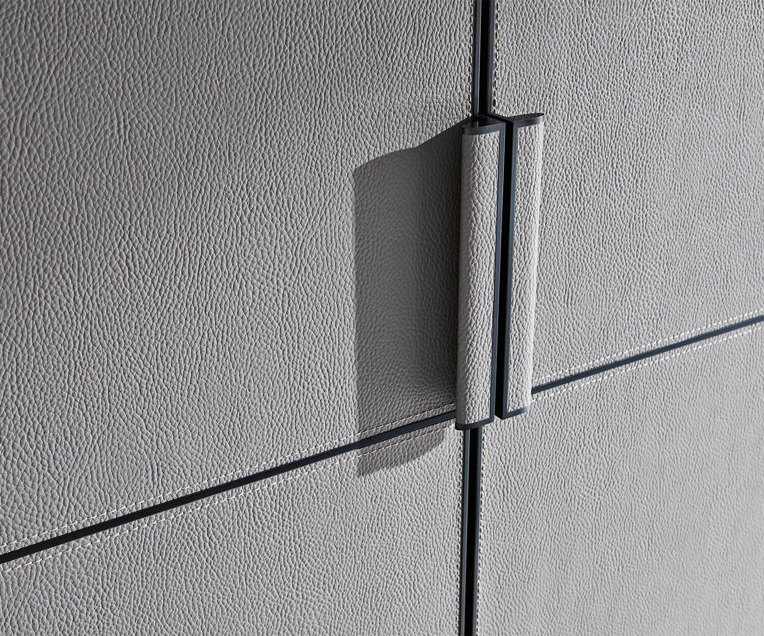 High End Gliss Master-Skin Closet by Molteni&C Casa Design Group