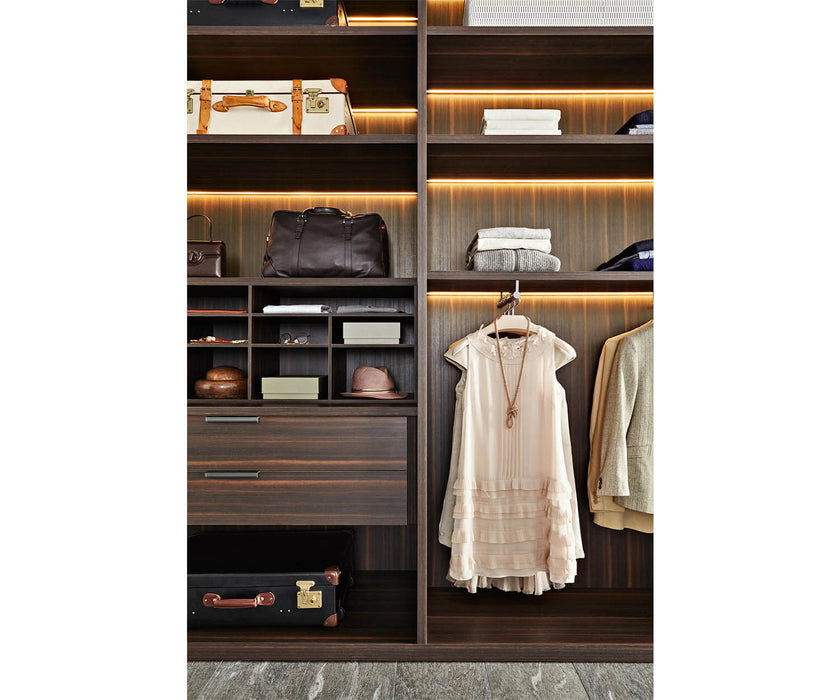 High End Gliss Master Walk-in Closet by Molteni&C Casa Design Group