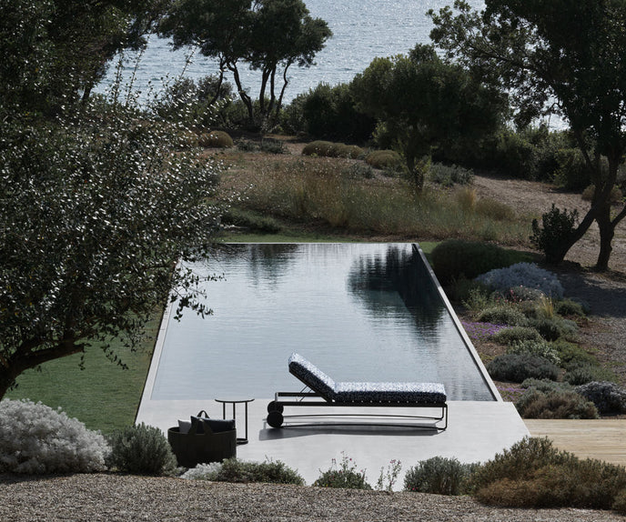 High End Guell Chaise Lounge by Molteni&C Casa Design Group