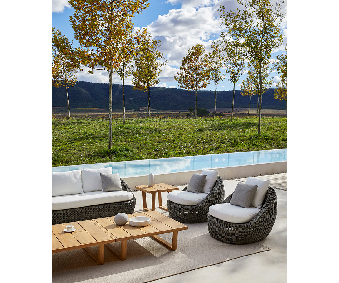 High End Heritage Curved 3 Seater Sofa by Point 1920 Casa Design Group