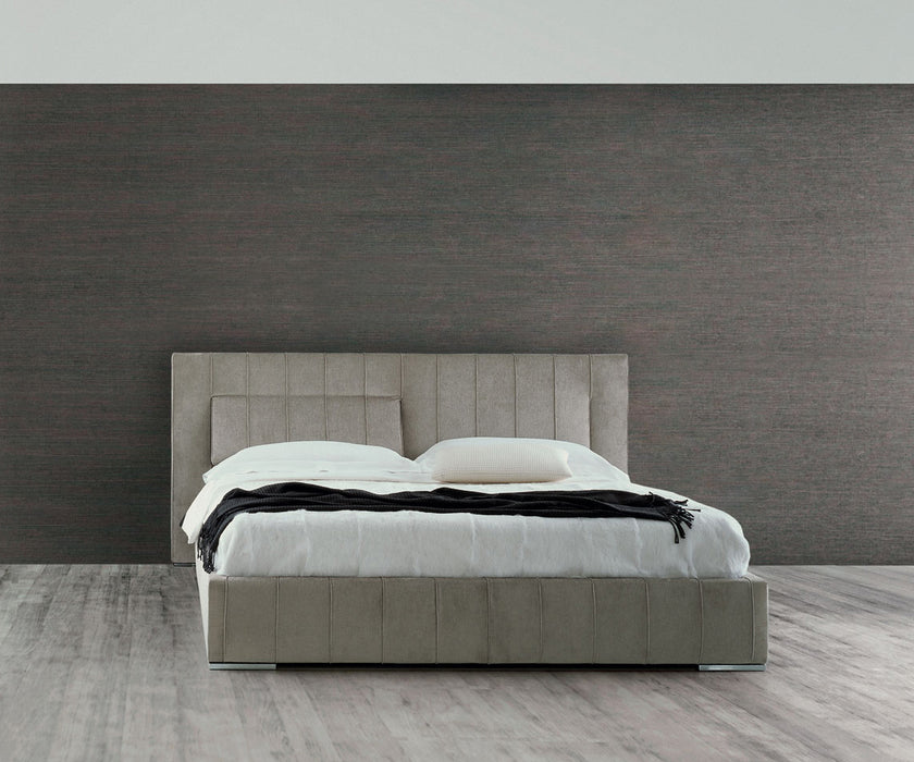 High End High-Wave Bed by Molteni&C Casa Design Group