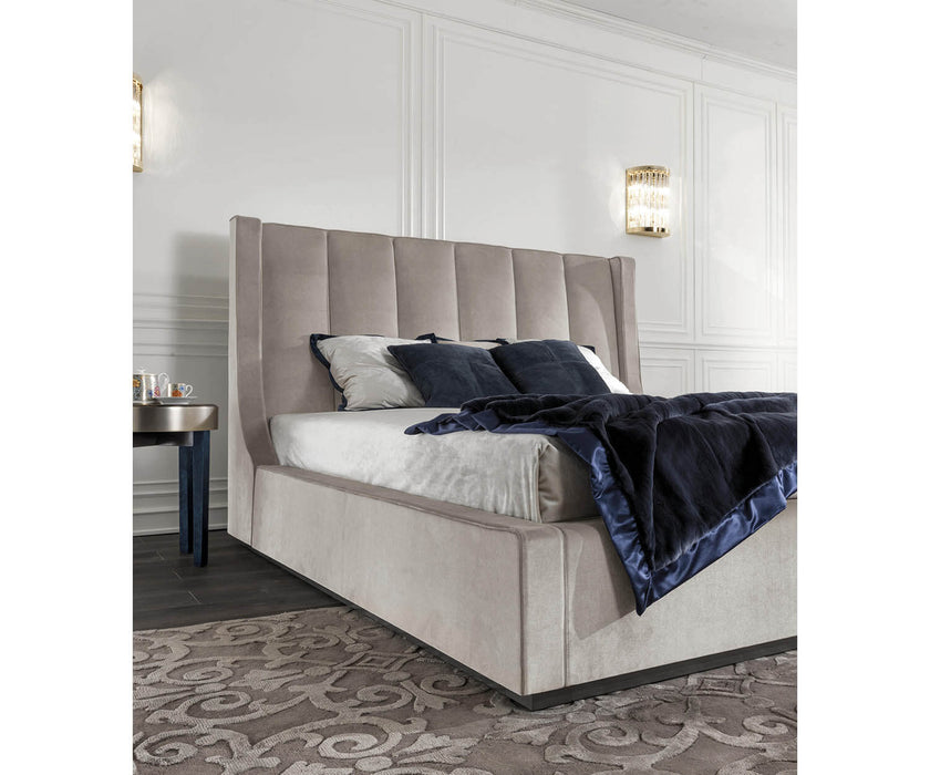 High end Kubrick Bed by Longhi Casa Design