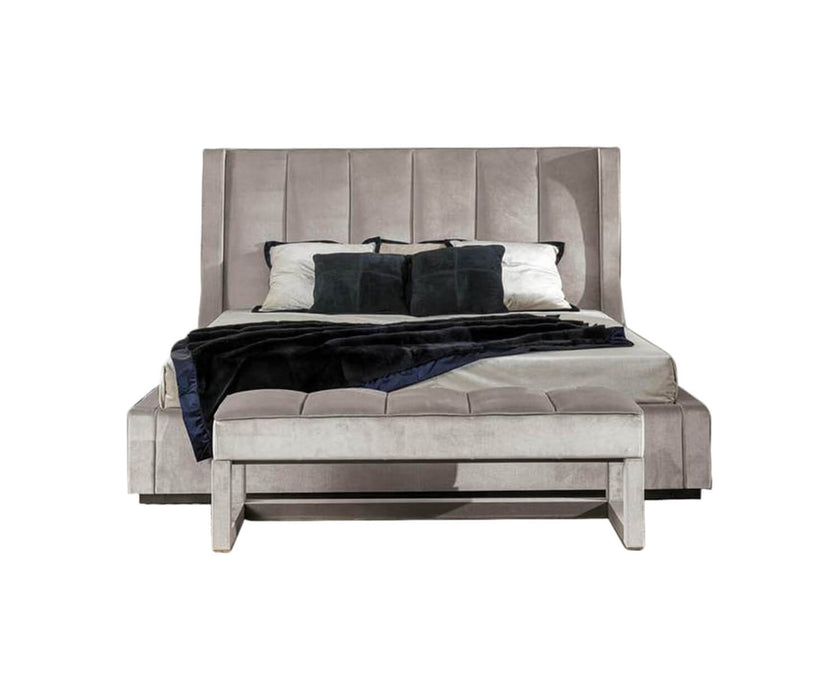 High end Kubrick Bed by Longhi Casa Design