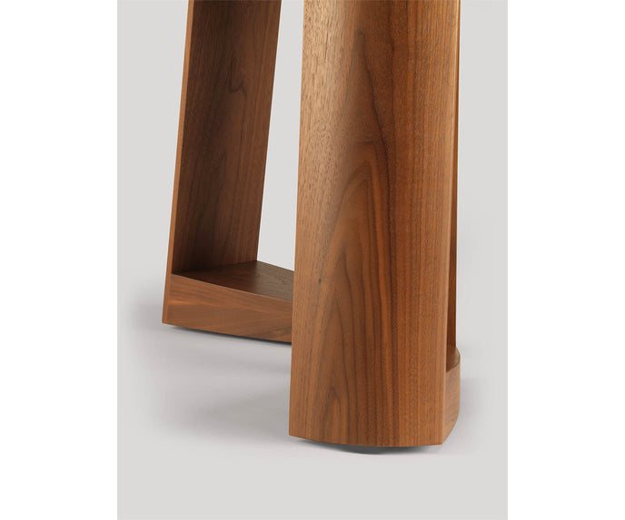 Lineground Round Dining Table Skram