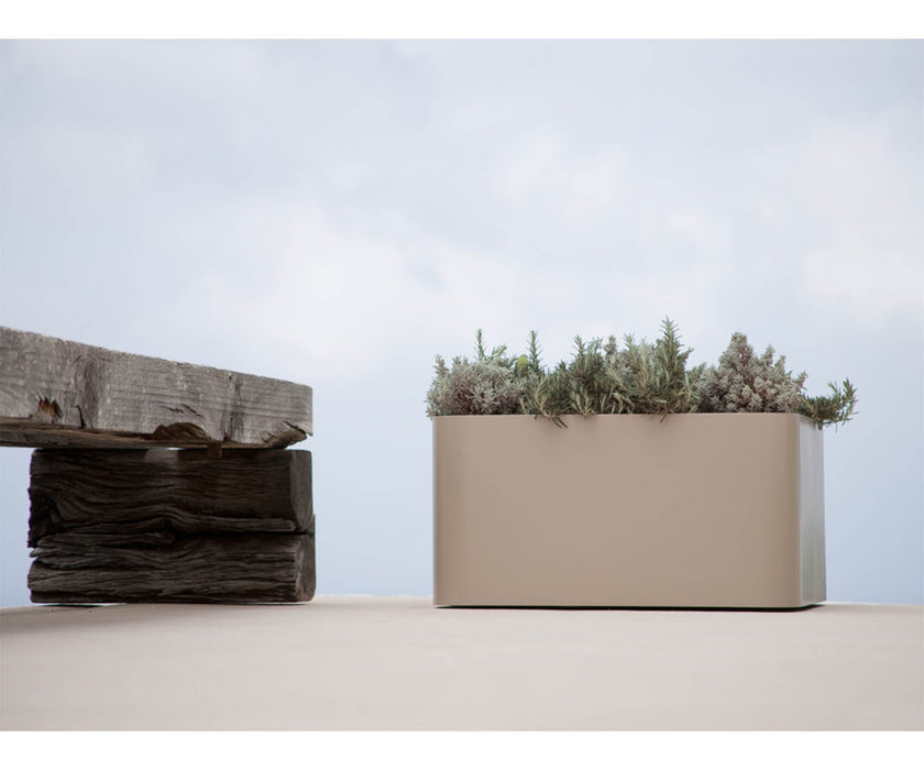 High end Sonora Planter by Gandia Blasco Casa Design