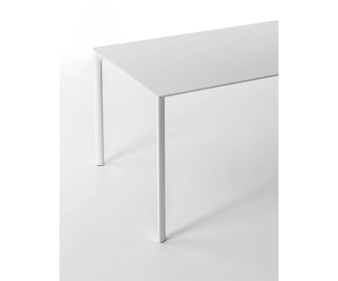 High end Maki Dining Table by Kristalia Casa Design