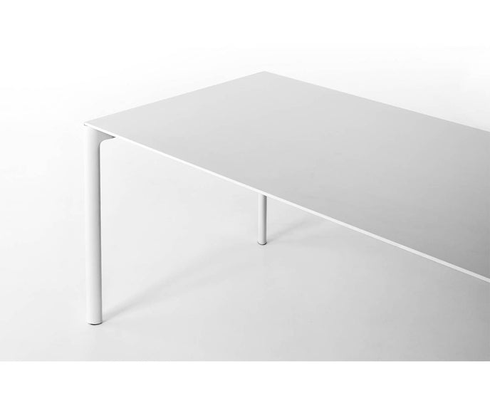 High end Maki Dining Table by Kristalia Casa Design