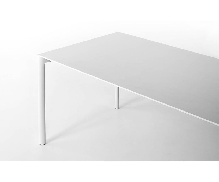 High end Maki Dining Table by Kristalia Casa Design